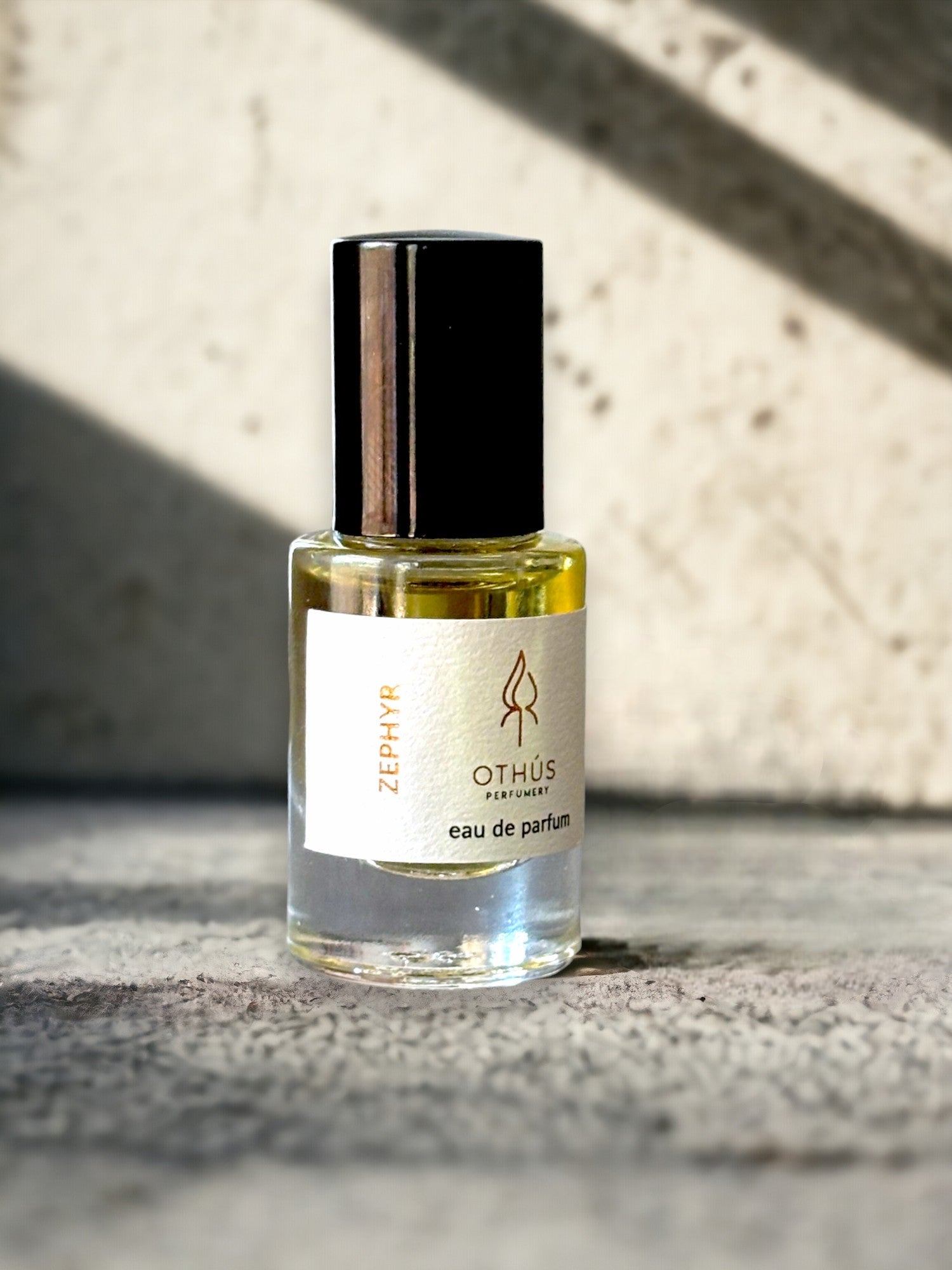 Zephyr - Natural Perfume Rollerball - Othús Perfumery