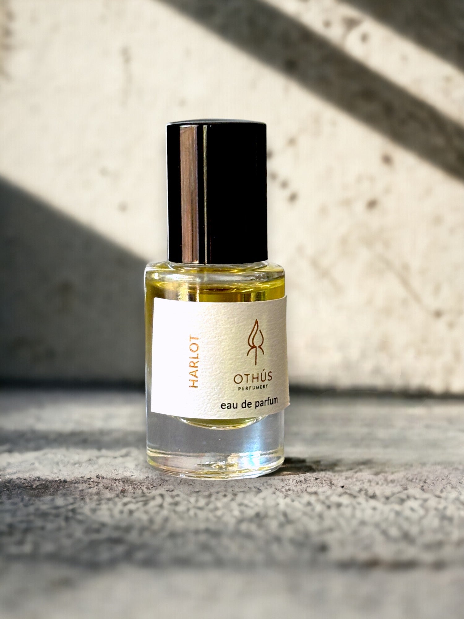 Harlot - Natural Perfume Rollerball - Othús Perfumery